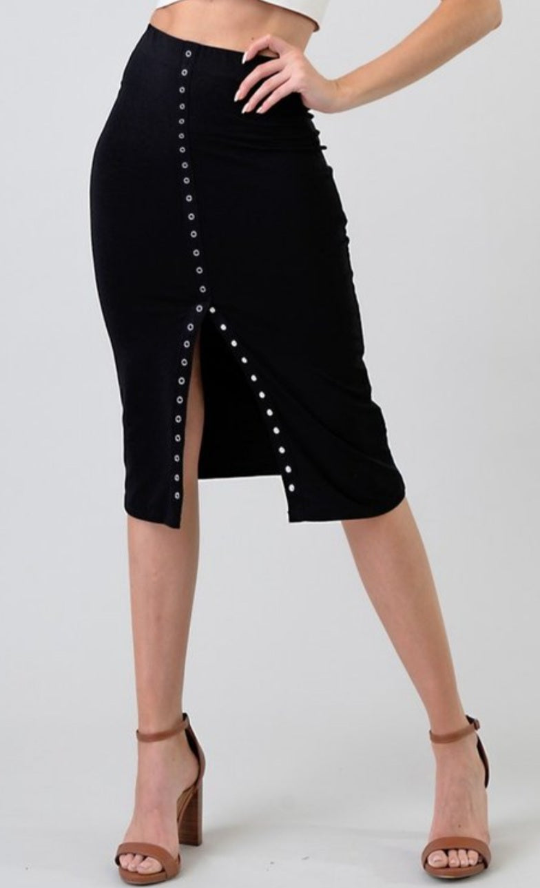 Women's Solid Knit Center Snap Button Midi Skirt - Lookeble 